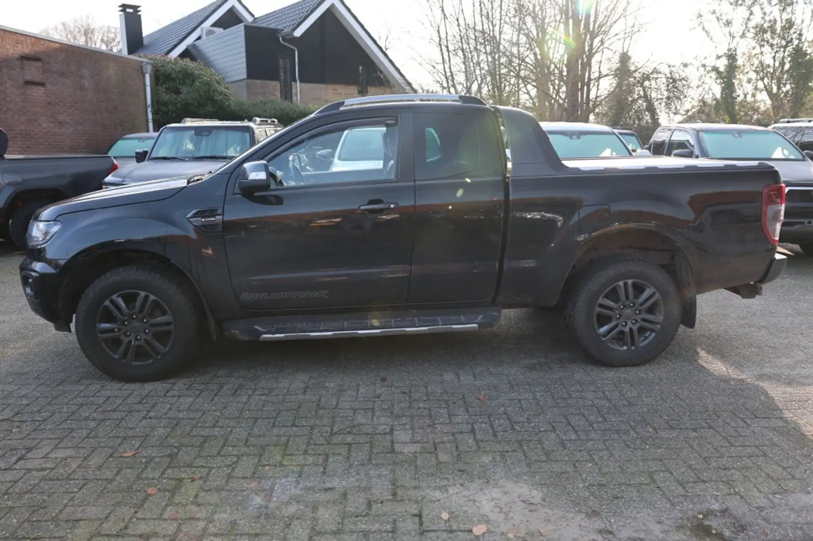 Ford Ranger 2.0 ECOBLEU WILDTRACK SUPERCAB A/T VAN ( ENGINE IS Noir - 2