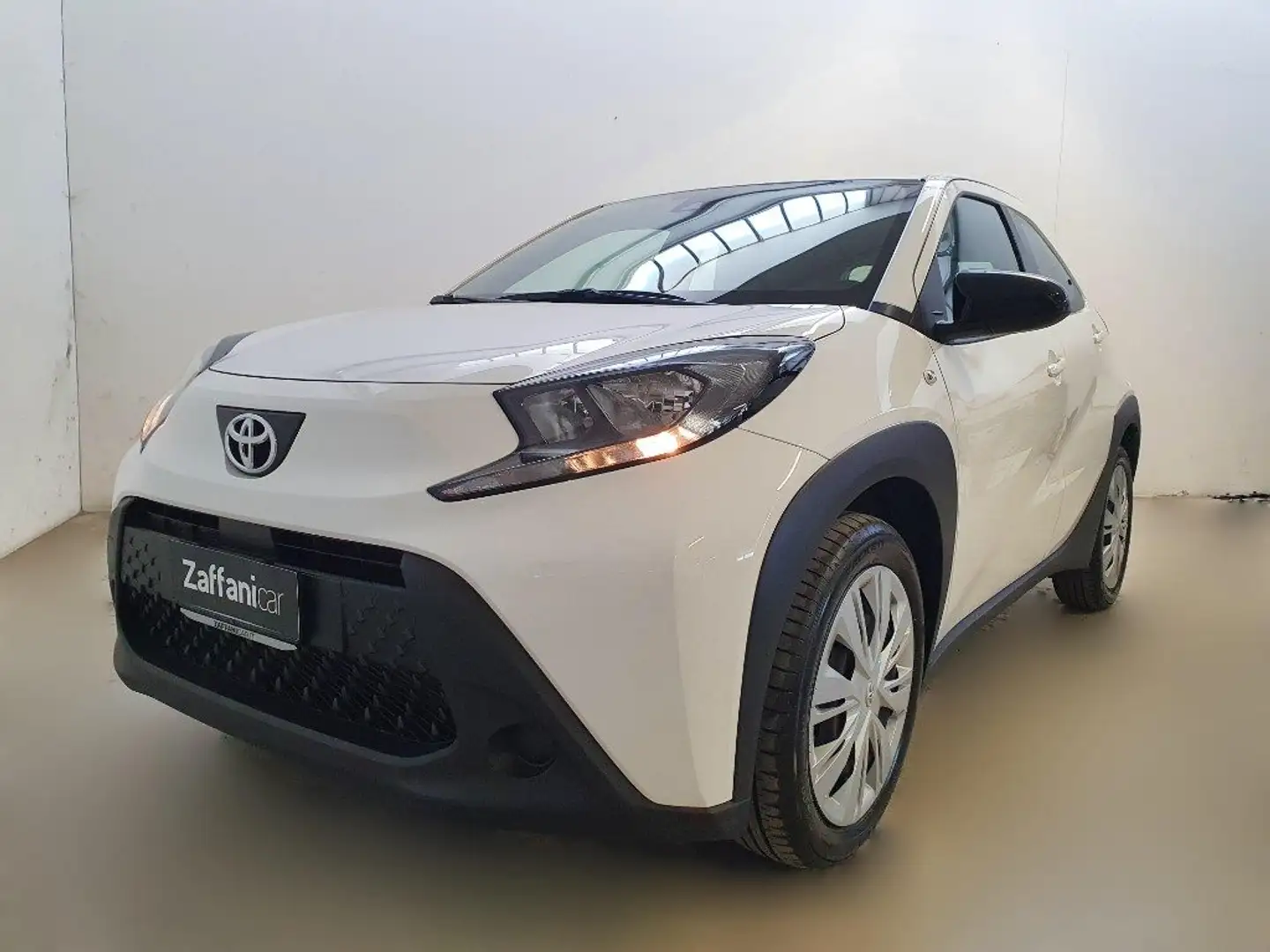 Toyota Aygo X 1.0 VVT-i 72 CV 5 porte Active NEOPATENTATO Blanc - 2