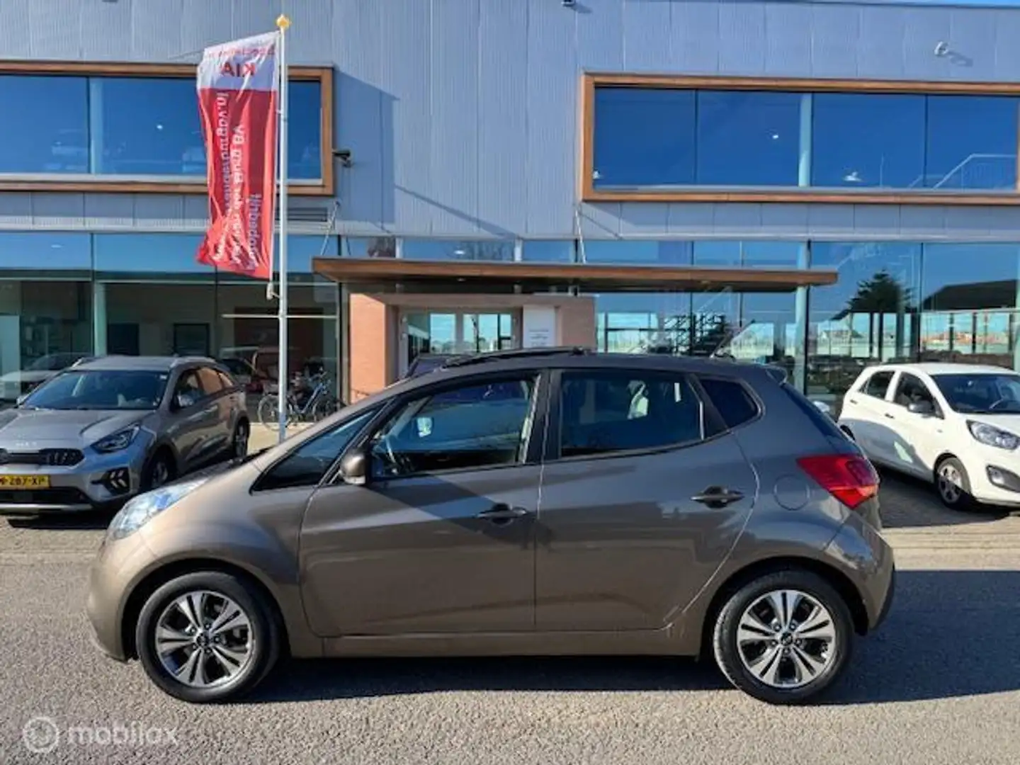 Kia Venga 1.4 CVVT ExecutiveLine Panorama schuif kantel dak Brun - 2