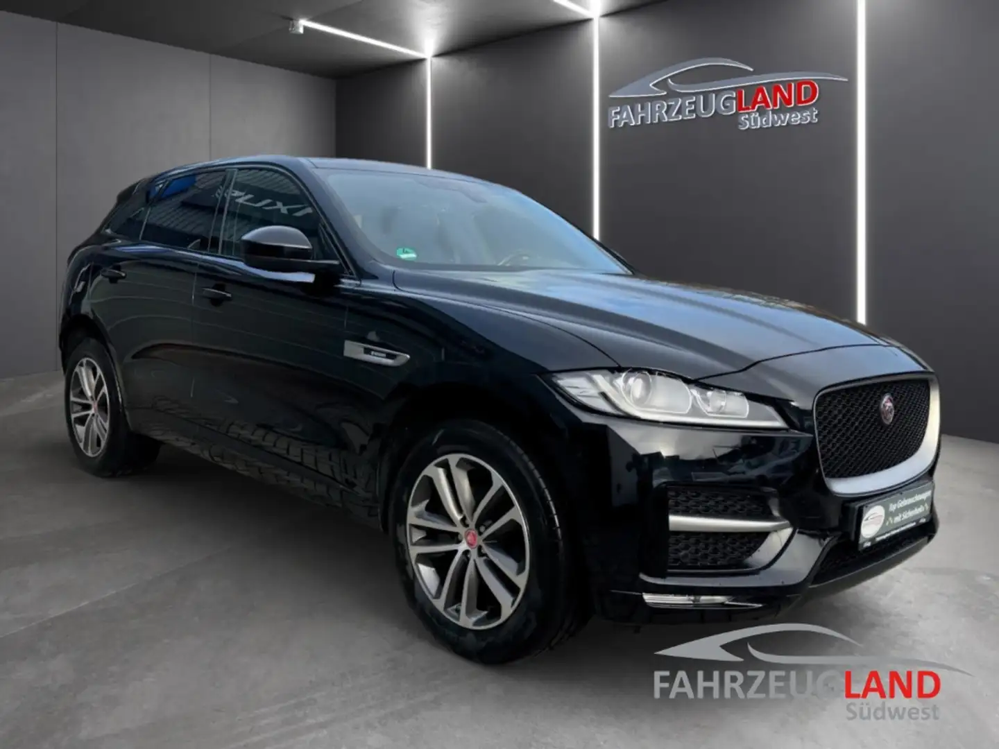 Jaguar F-Pace R-Sport AWD AHK LM 19 Zoll Navigationssystem Pro I Noir - 2