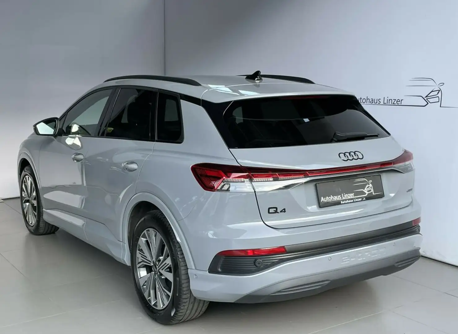 Audi Q4 e-tron Q4 50 e-tron 4x4 *MATRIX*AHK*ACC*AmbienteB*Kamera* Grau - 2