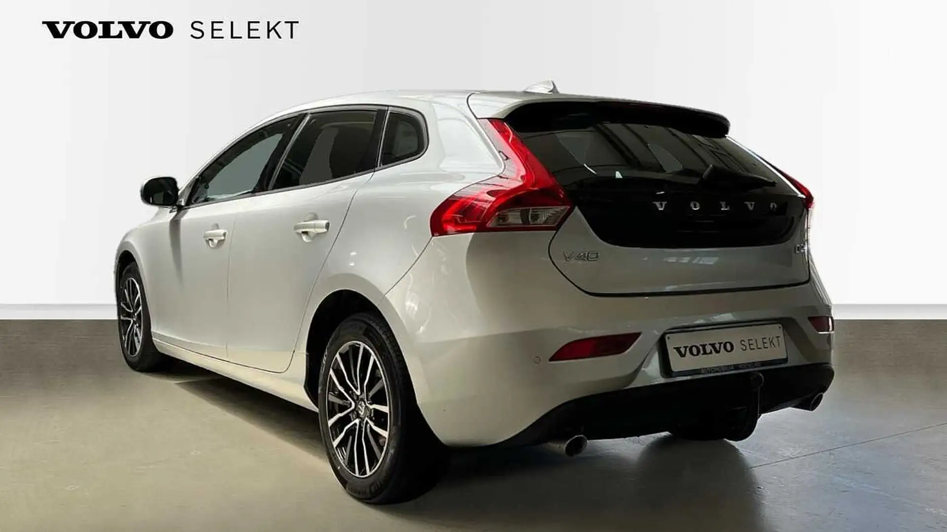 Volvo V40 Diesel Black Edition | Trekhaak Срібний - 2