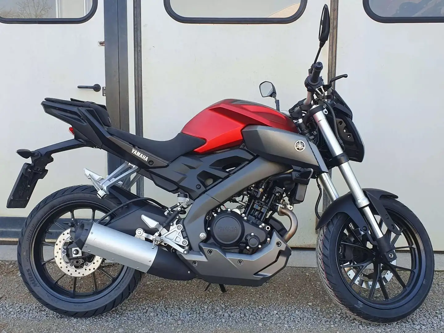 Yamaha MT-125 Roşu - 1