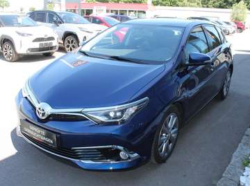 Auris 1,6 D-4D Lounge mit Panoramadach u. LED