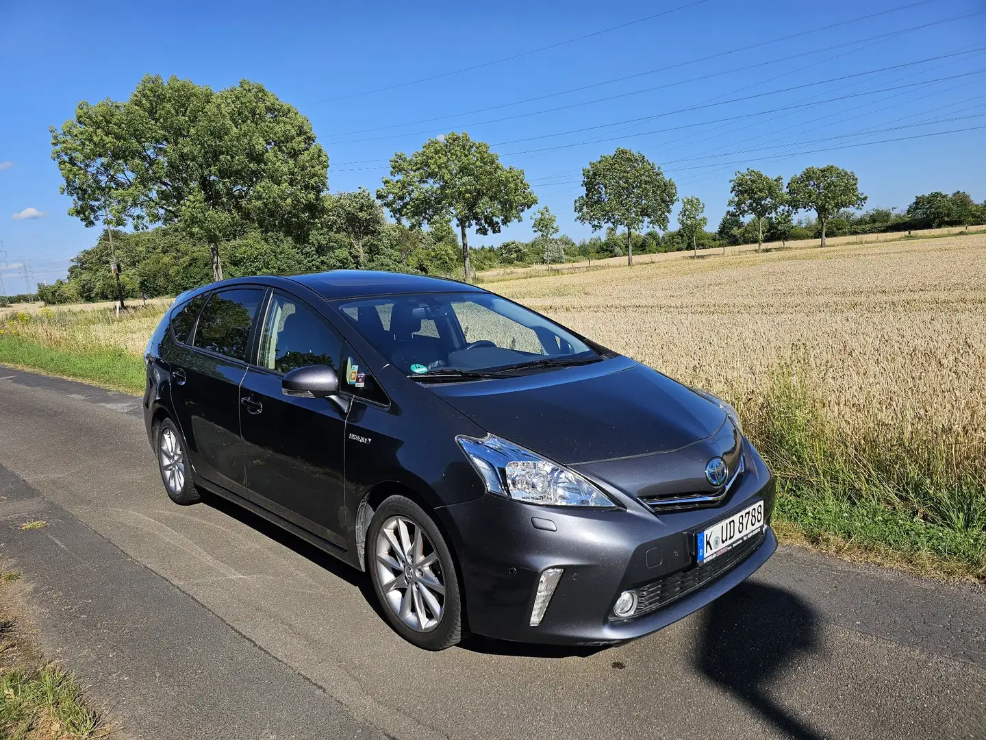 Toyota Prius+ Executive Сірий - 1