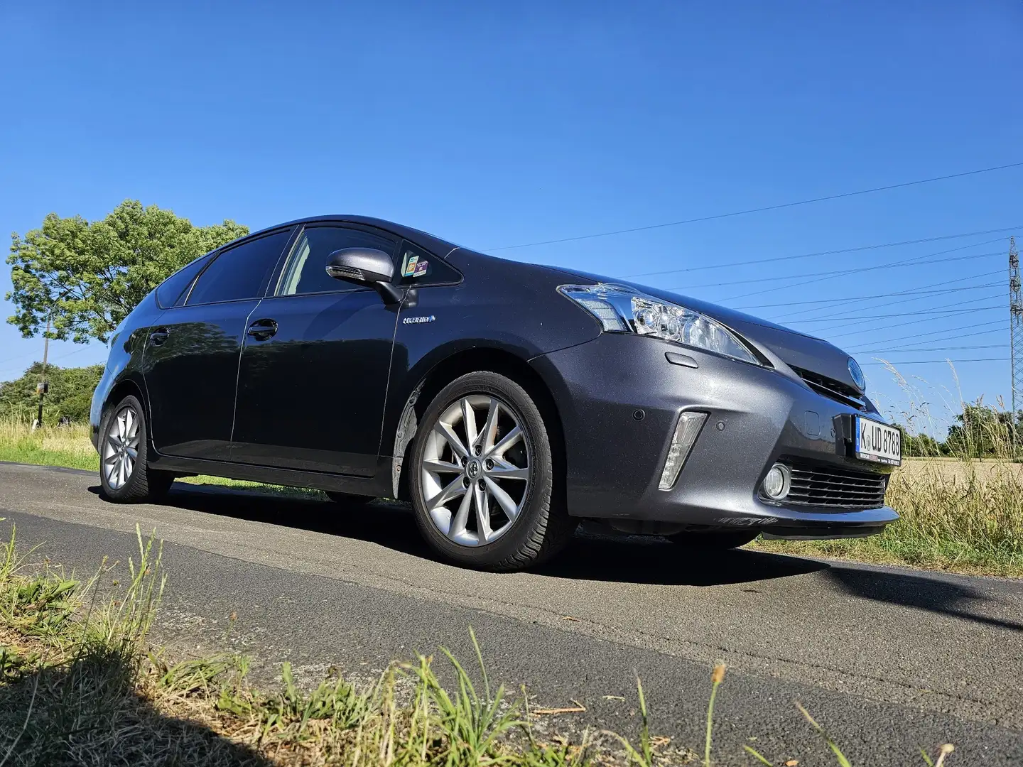 Toyota Prius+ Executive Сірий - 2