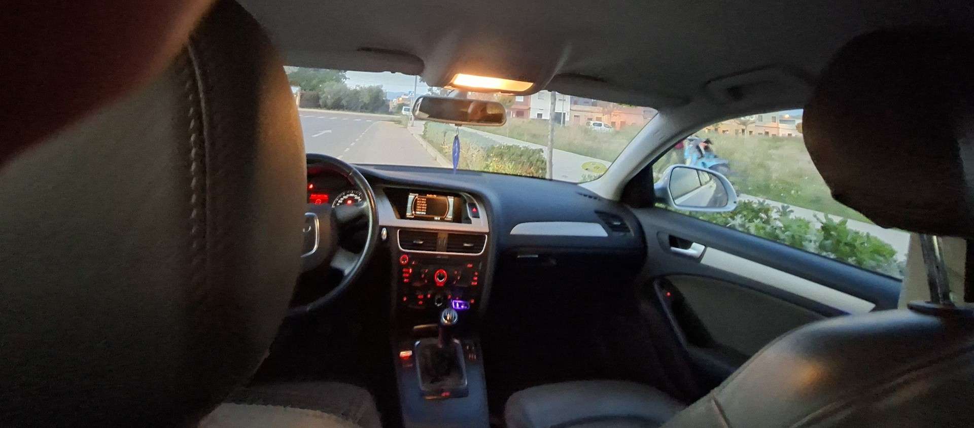 Audi A4 2.0TDI DPF 143 - foto 1