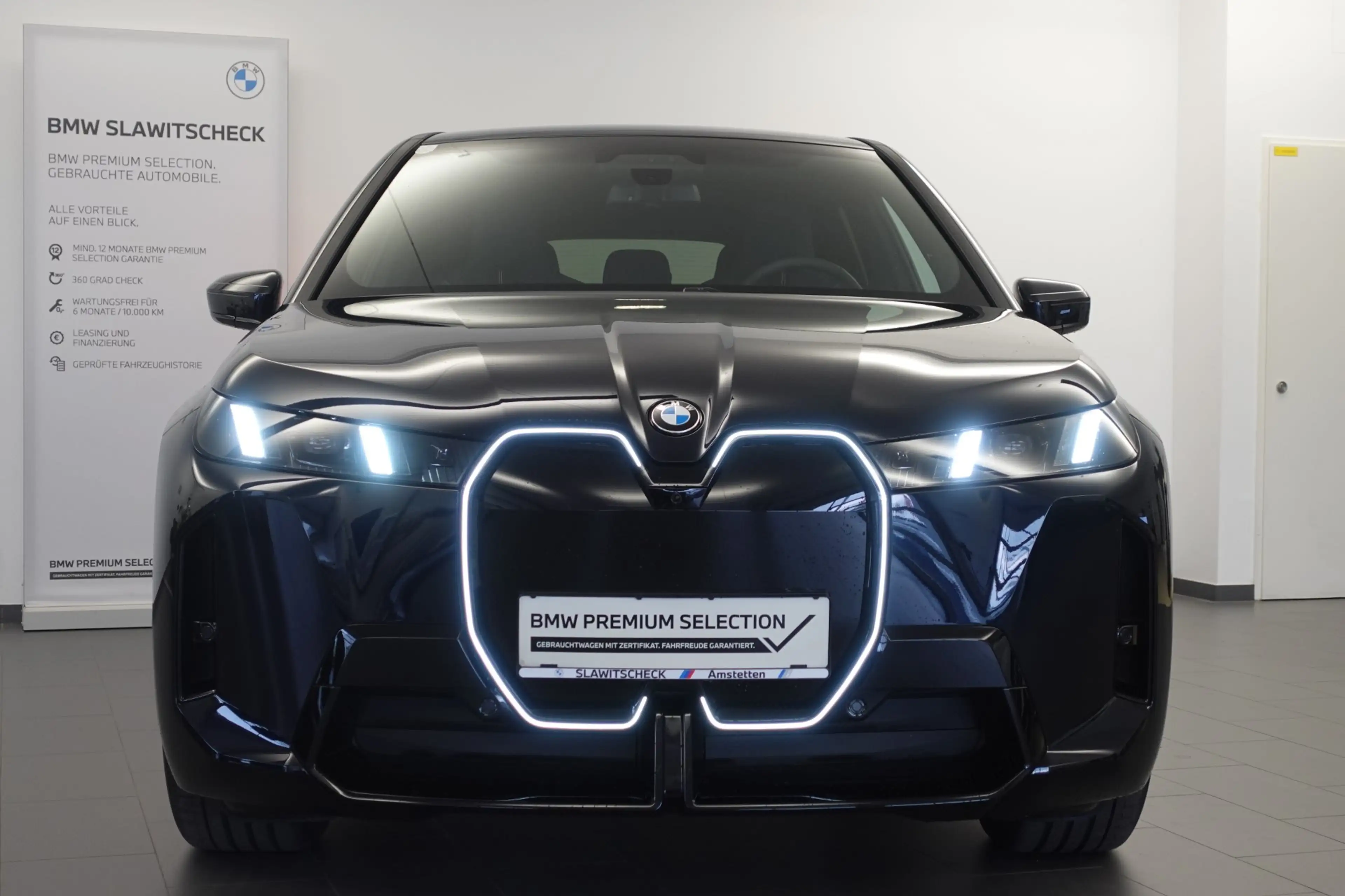 BMW iX xDrive45 I20 — photo 3