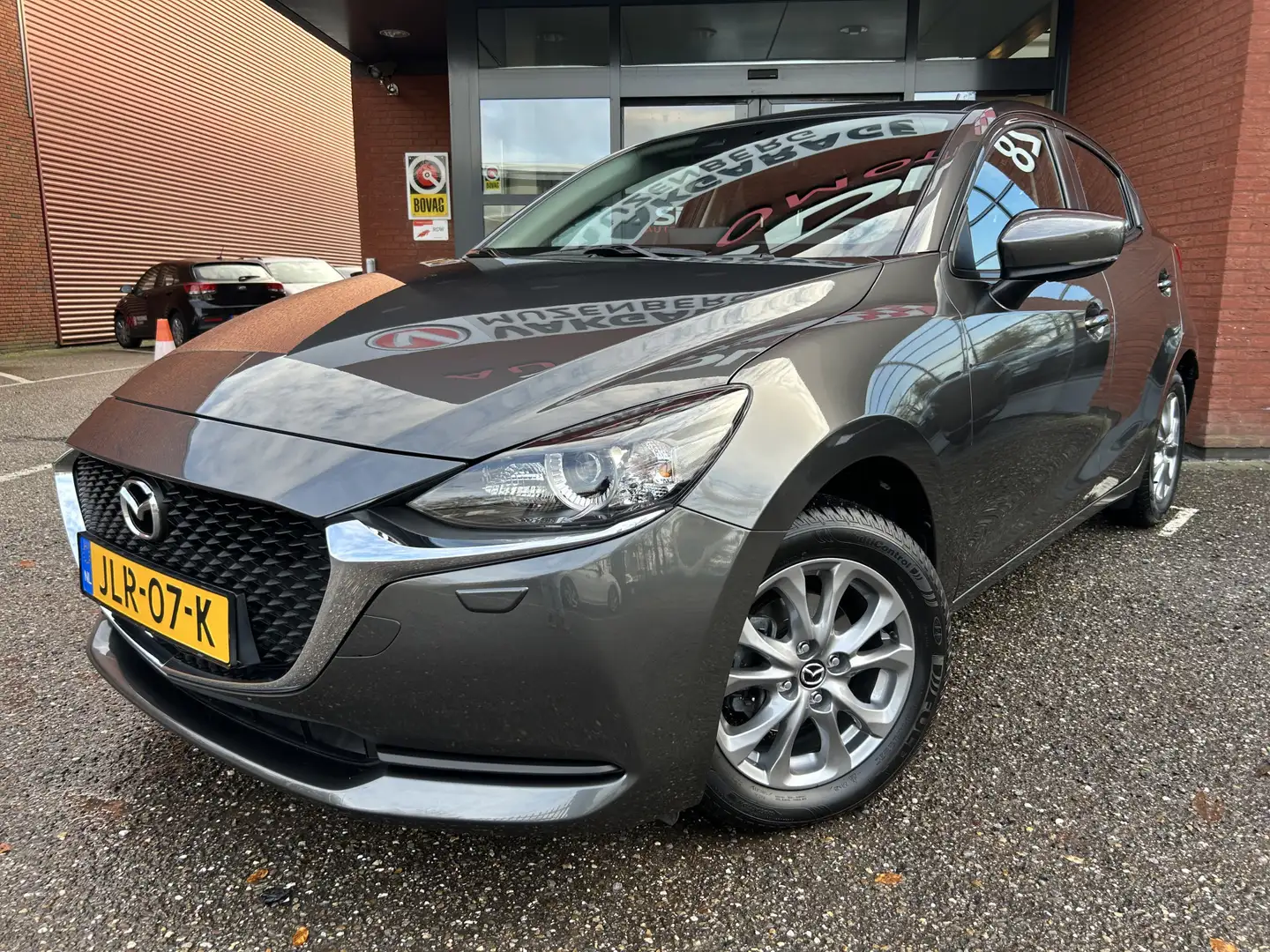 Mazda 2 1.5 Skyactiv-G Comfort // NAVI + CARPLAY // PDC // Grijs - 2