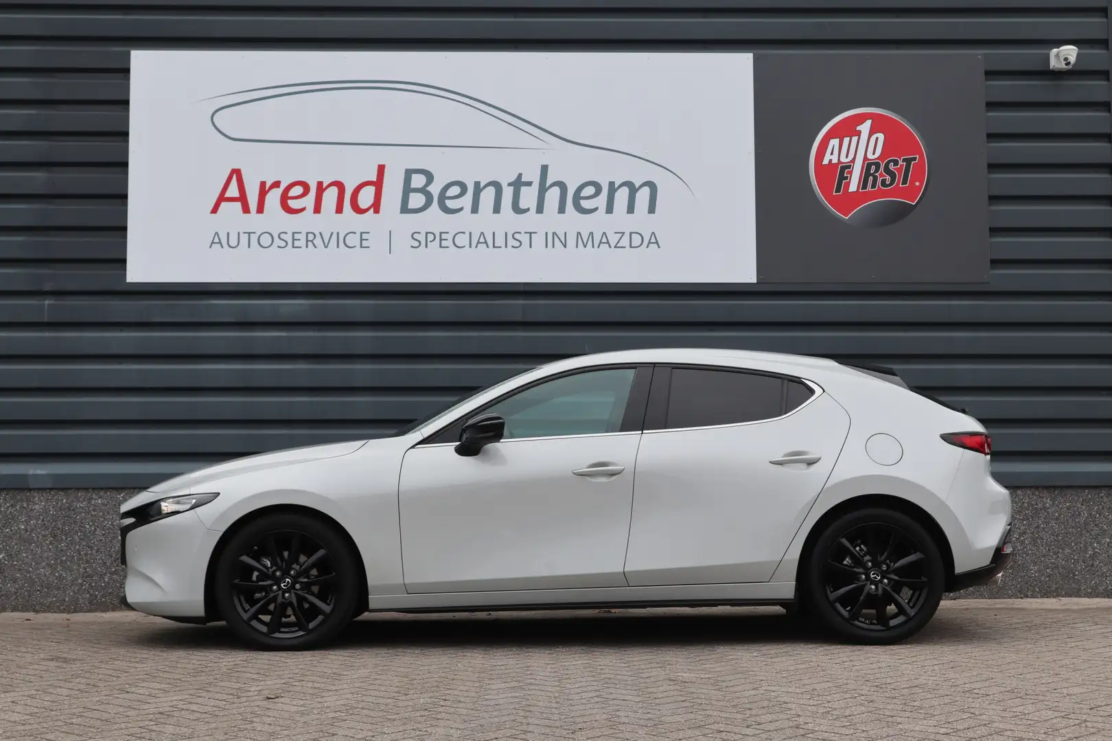 Mazda 3 2.0 e-SkyActiv-X M Hybrid 186 Homura Weiß - 2