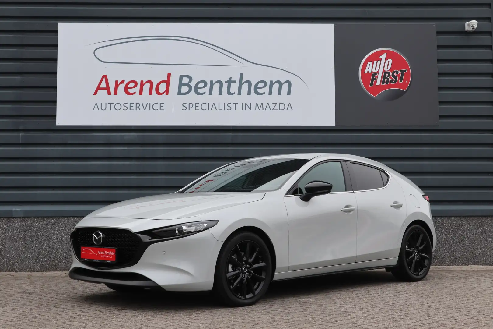 Mazda 3 2.0 e-SkyActiv-X M Hybrid 186 Homura Weiß - 1