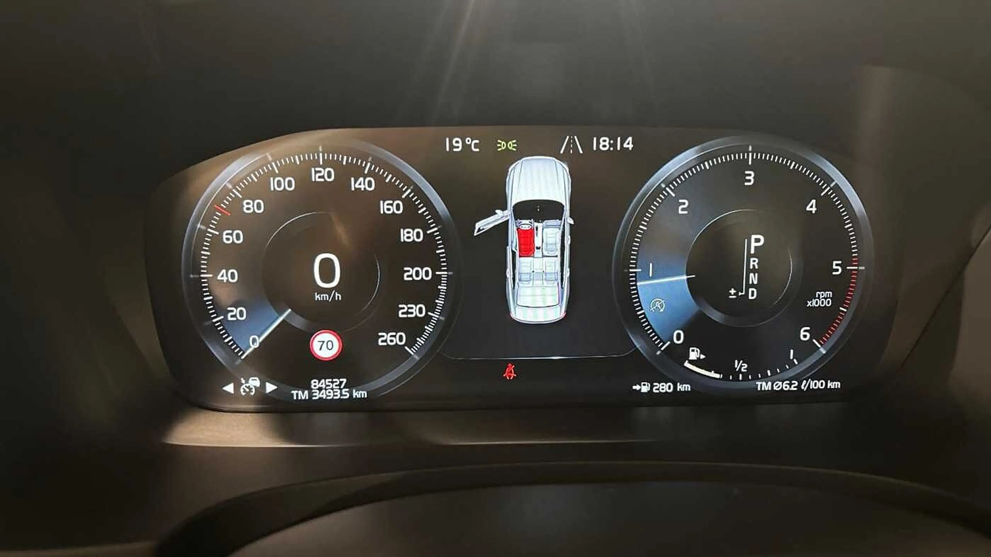 Volvo S90 Momentum D3 — photo 13