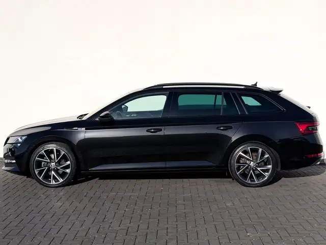 Skoda Superb view 8