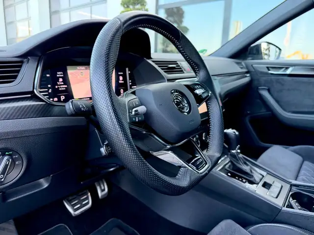 Skoda Superb view 10