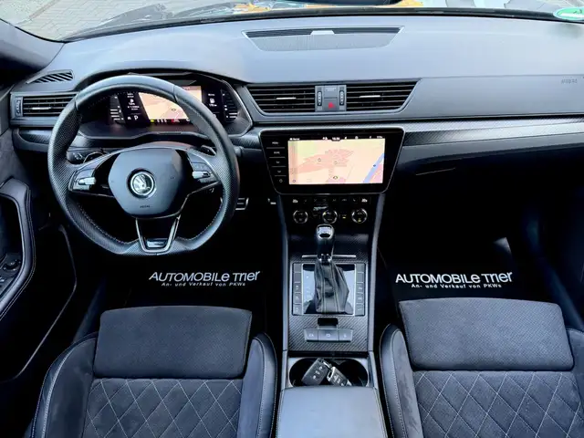 Skoda Superb view 11