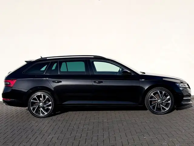 Skoda Superb view 4