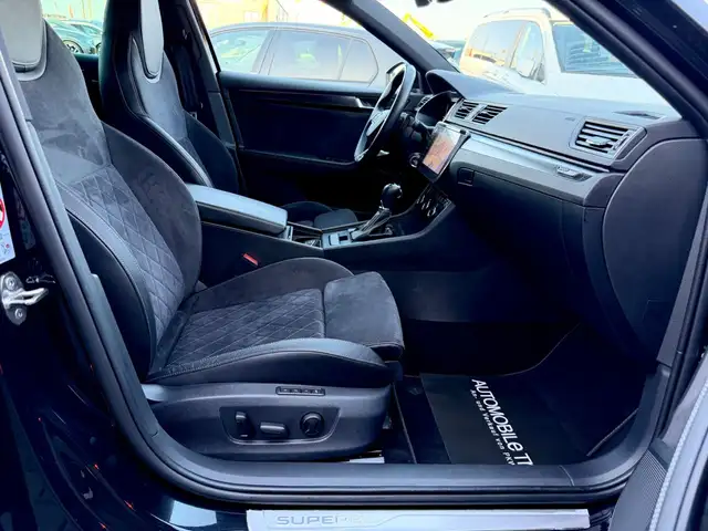Skoda Superb view 13