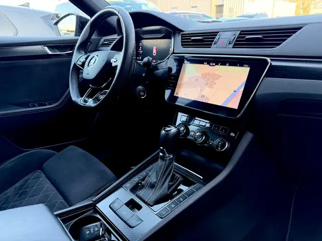 Skoda Superb view 12