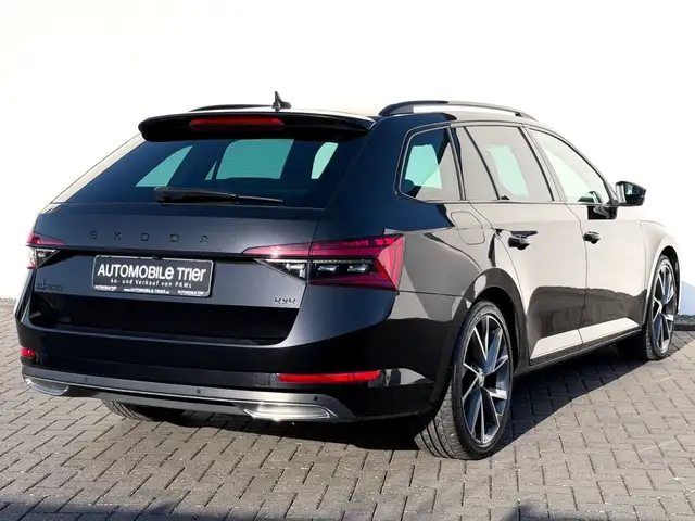 Skoda Superb view 5