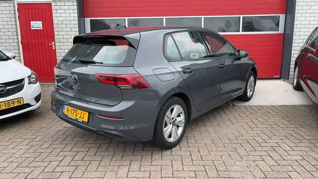 Volkswagen Golf view 2