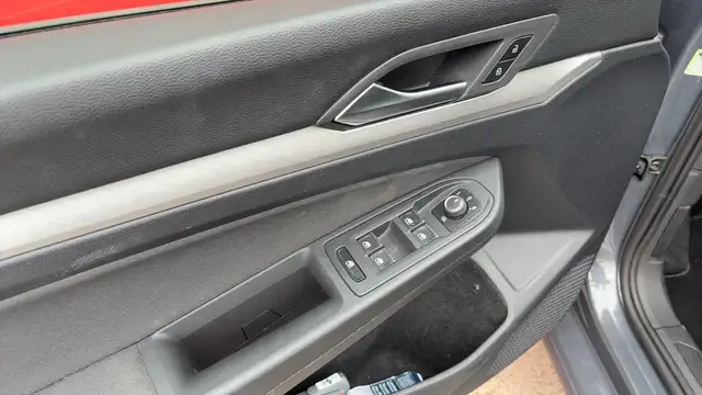 Volkswagen Golf view 6