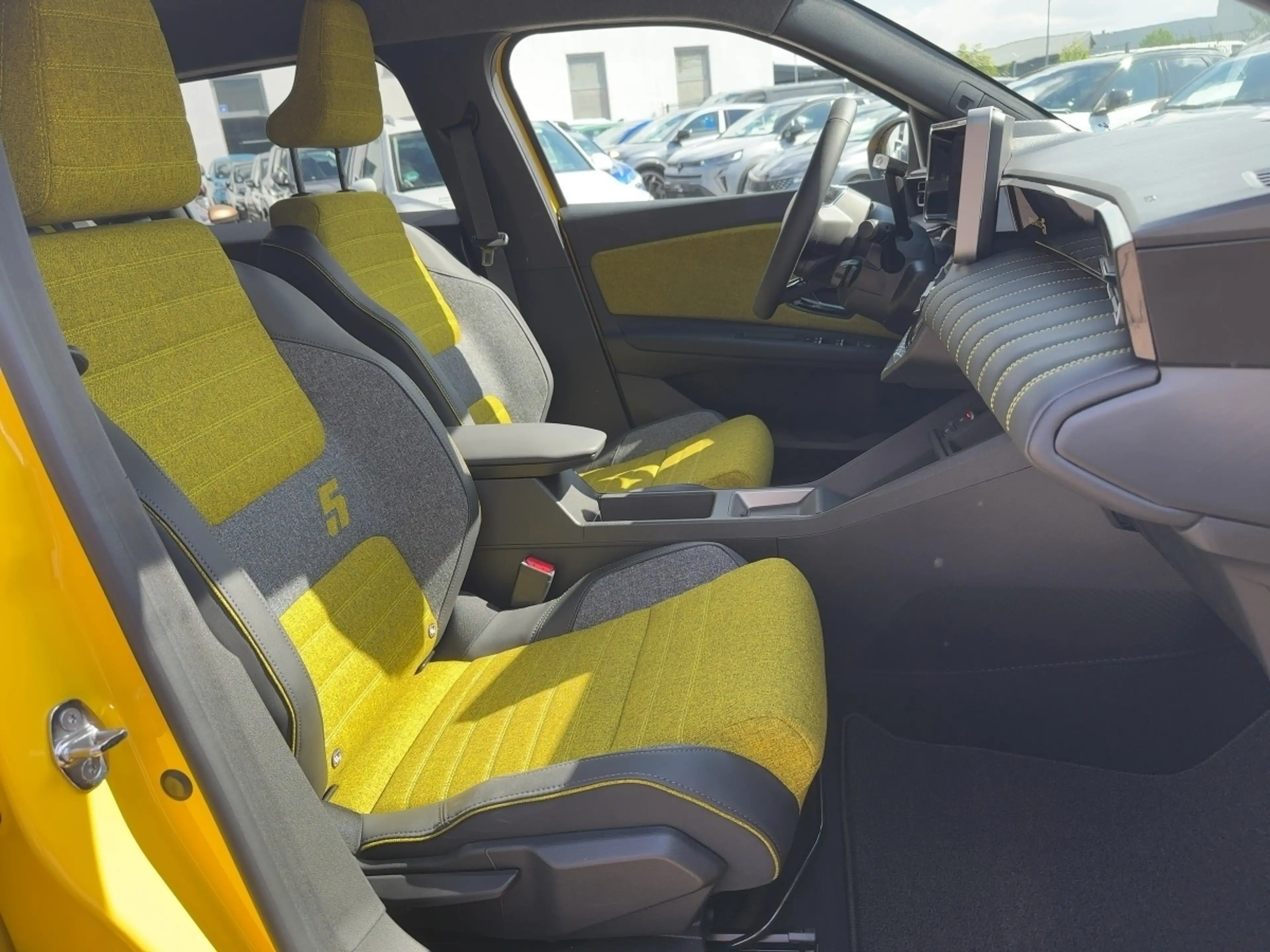 Renault R 5 E-Tech Iconic Five 150 Comfort Range*CCS*SHZ* — photo 11