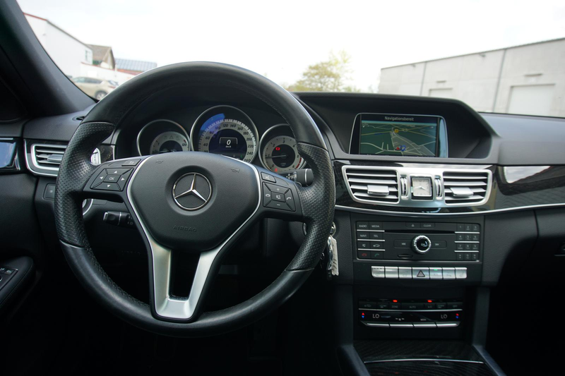 Mercedes-Benz E 220 2.1CDI Automatik Pano Navi LED PDC SHZ 2Hd — photo 8
