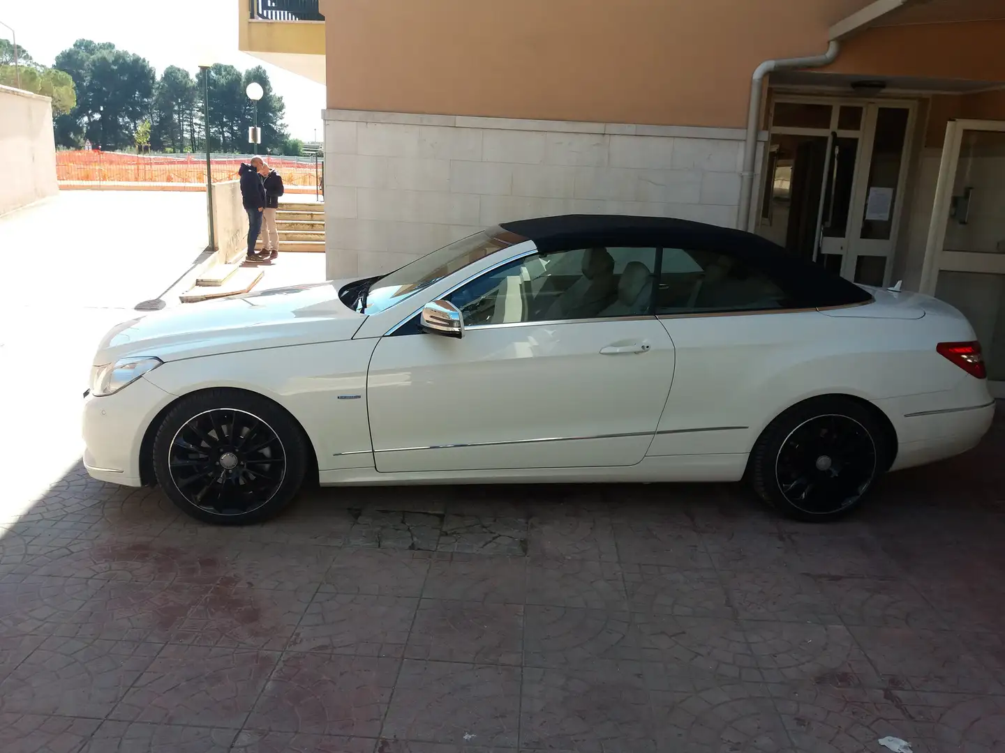 Mercedes-Benz E 220 Cabrio Bianco - 1