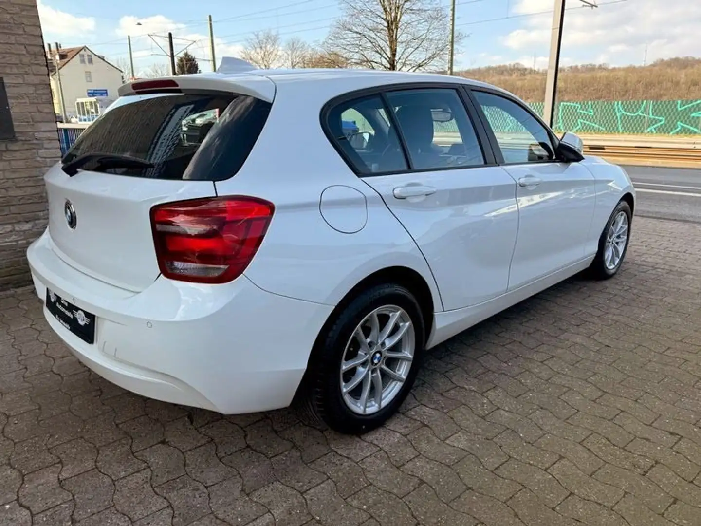BMW 116 116 i Automatik, erst 74Tkm Wit - 2