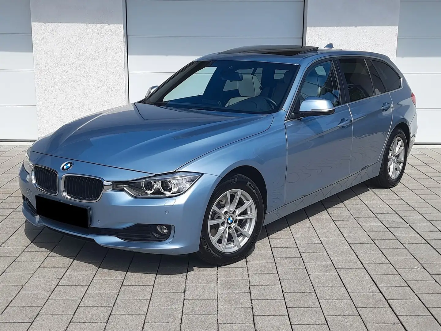 BMW 320 d Touring Individual/Bi-Xen/Pano/Navi/PDC Blauw - 2