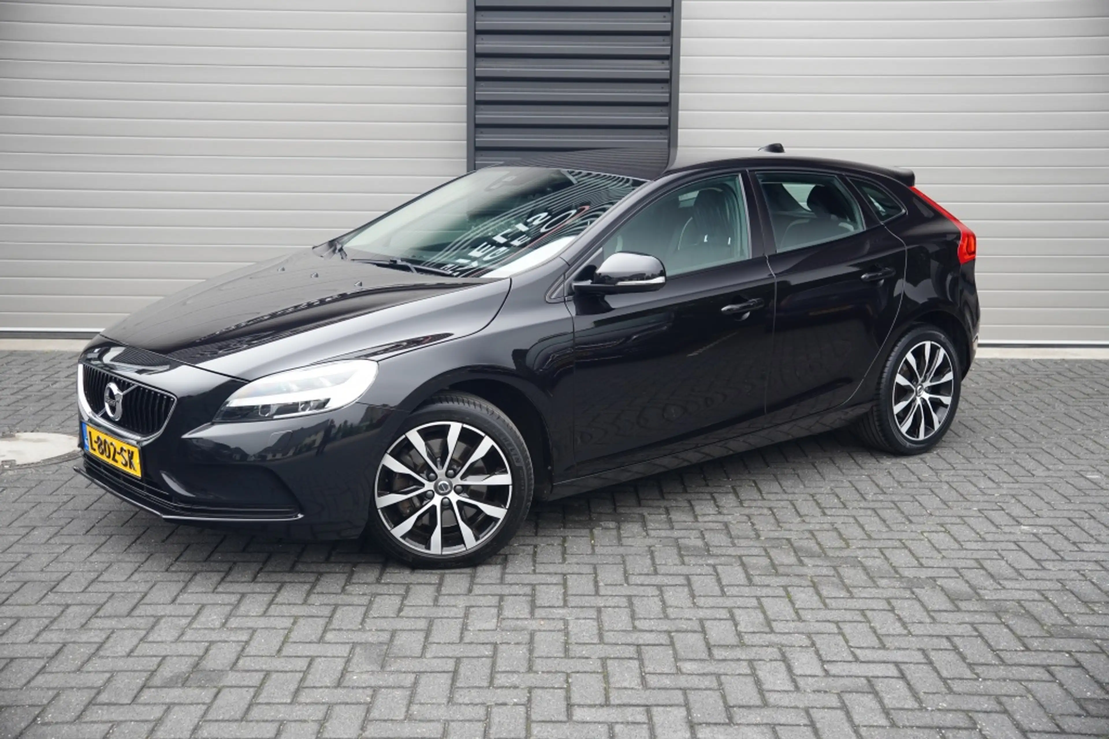 Volvo V40 1.5 T3 R-Design