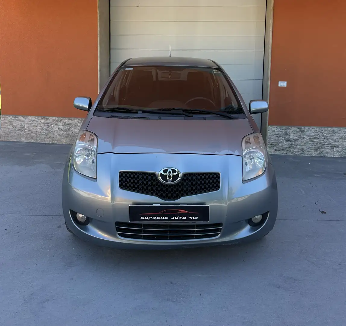 Toyota Yaris 5p 1.4 d-4d Sol - 1
