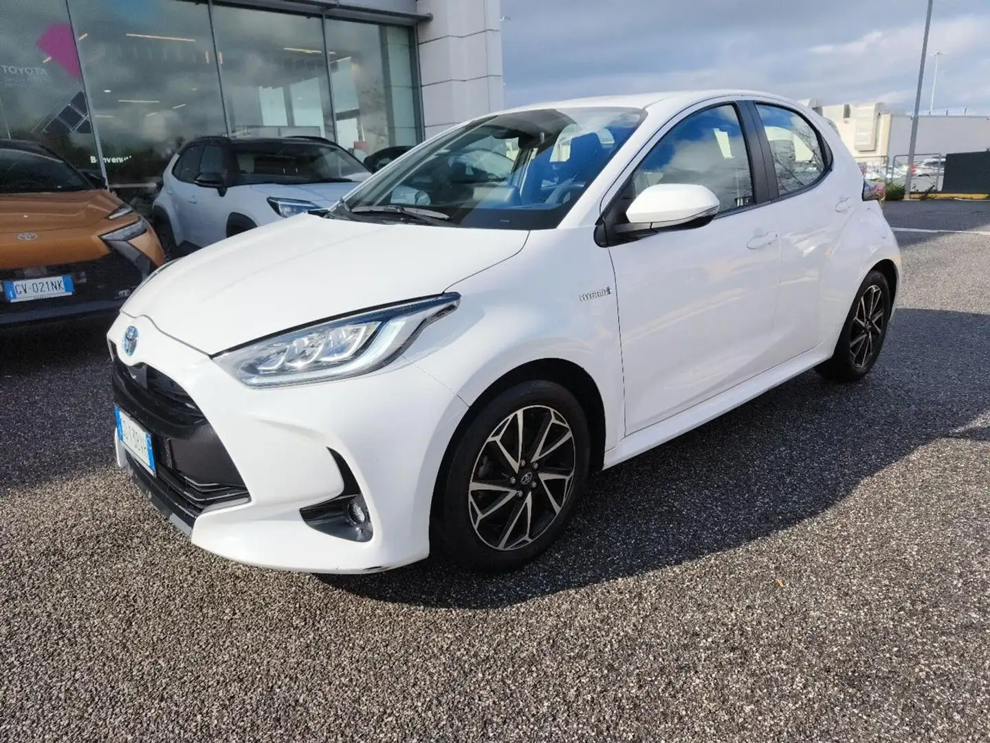 Toyota Yaris 1.5 Hybrid 5 porte Trend Bianco - 1