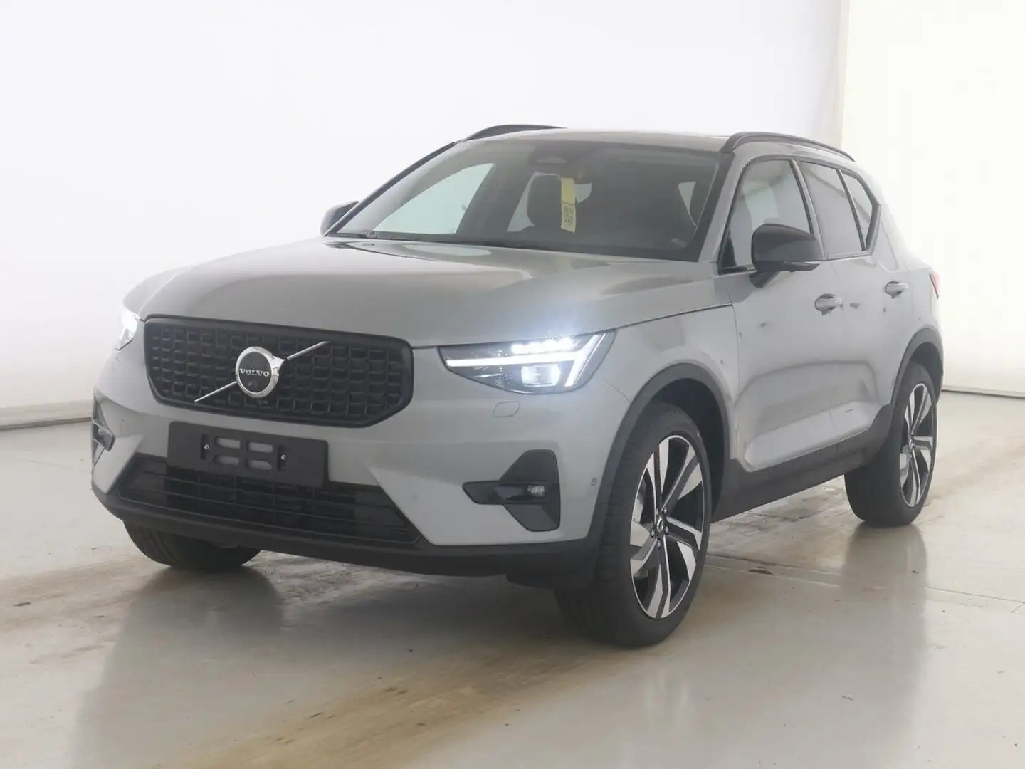 Volvo XC40 B4 B Ultra Dark 2WD  ACC-Pixel-360°-20Zoll Grau - 1
