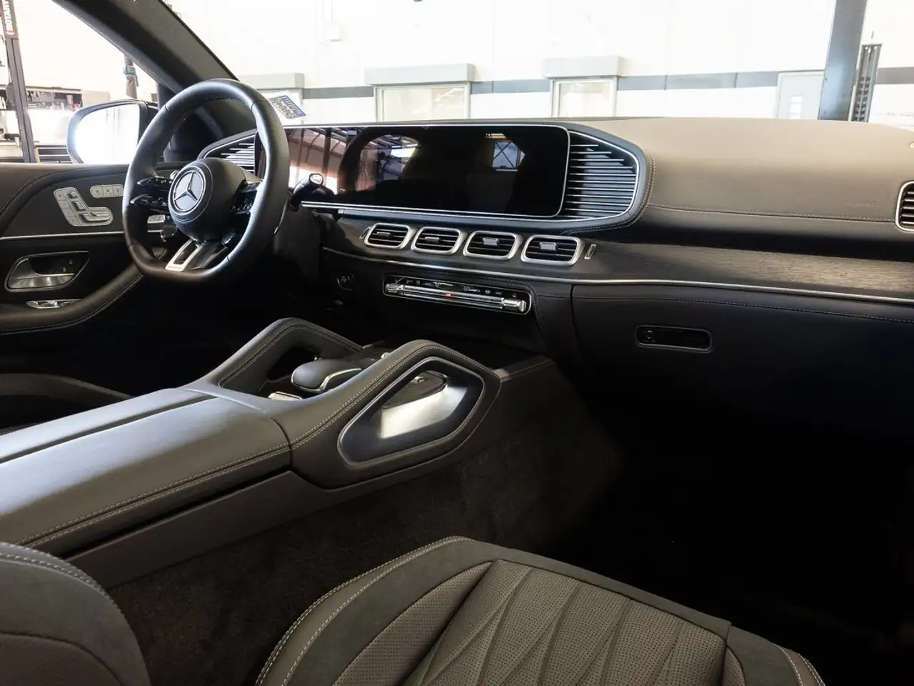 Mercedes-Benz GLE снимка Mercedes-Benz GLE