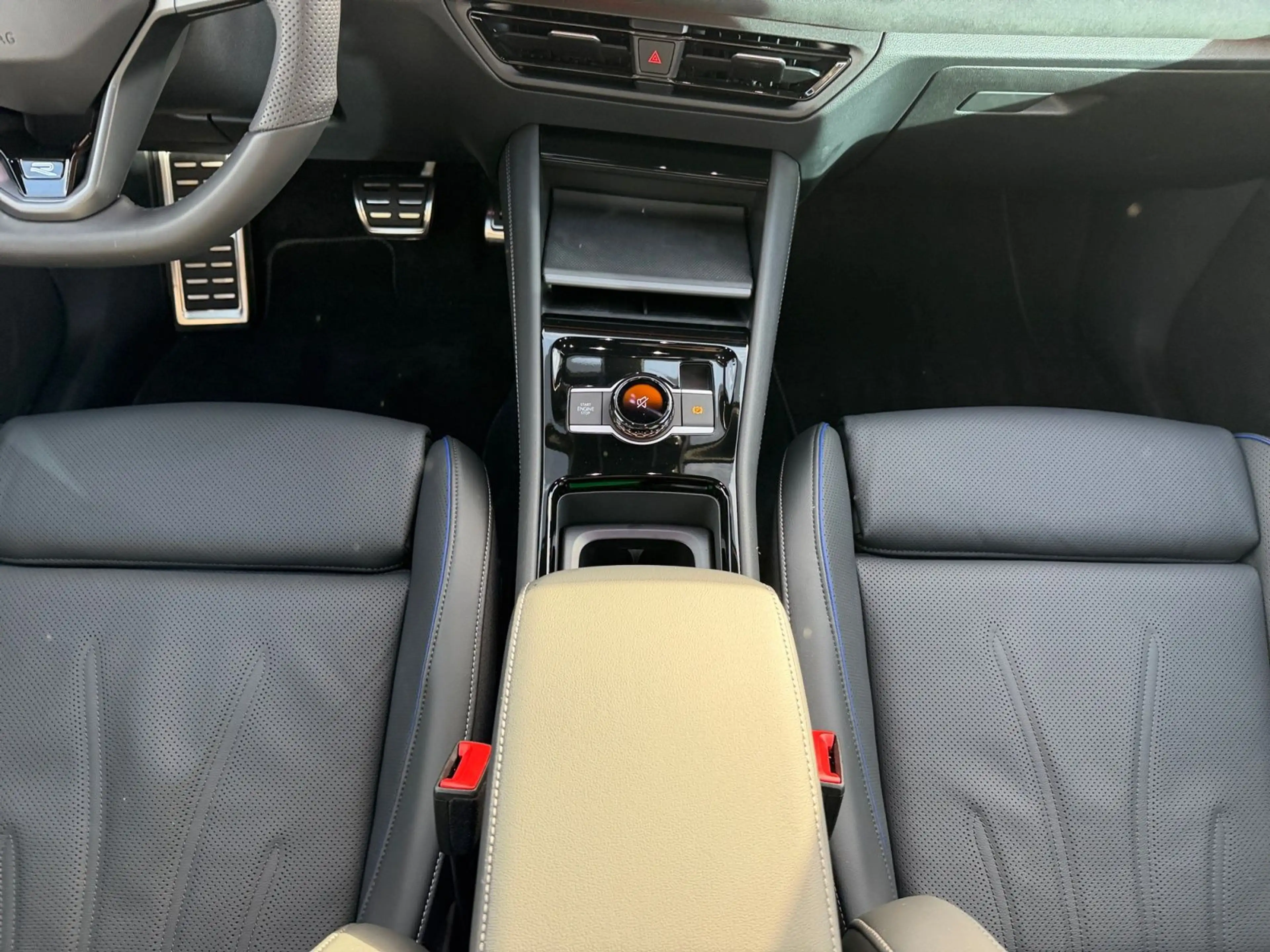 Volkswagen Tiguan 2.0TSI R-Line 4M DSG AHK Leder Navi LED — photo 12