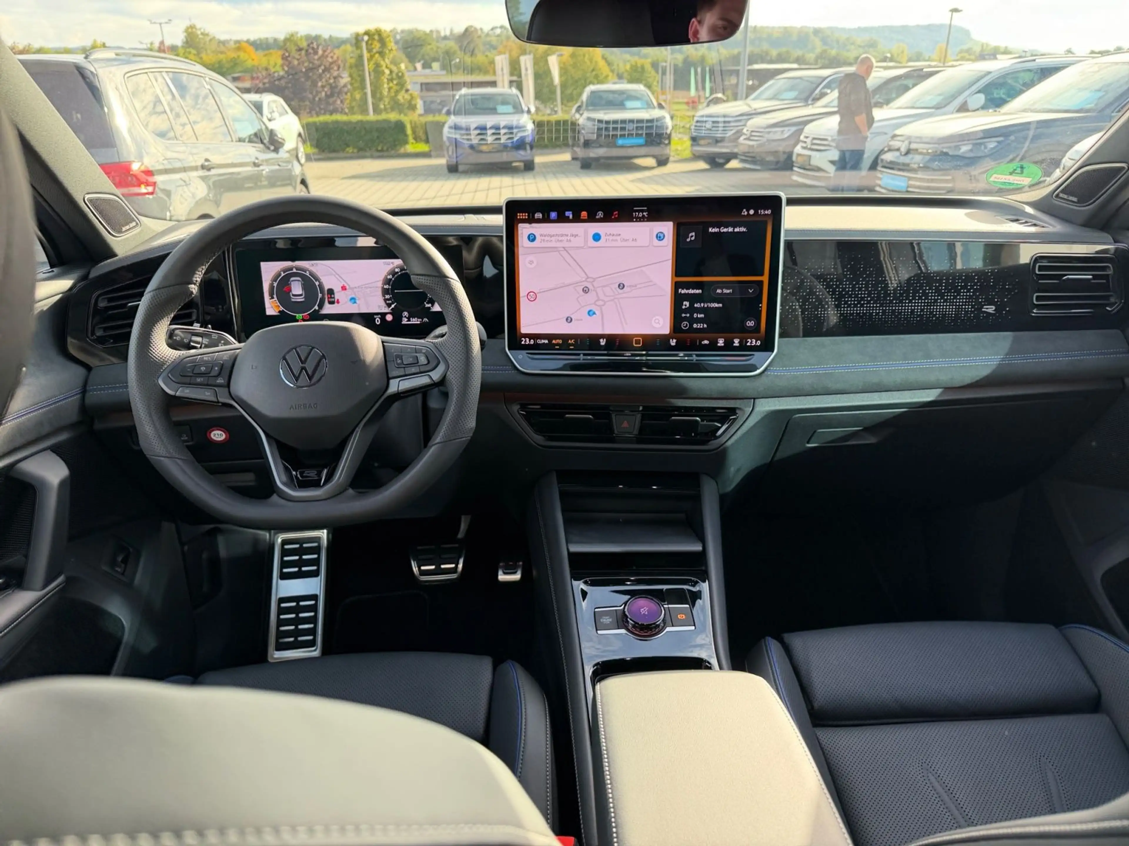 Volkswagen Tiguan 2.0TSI R-Line 4M DSG AHK Leder Navi LED — photo 11