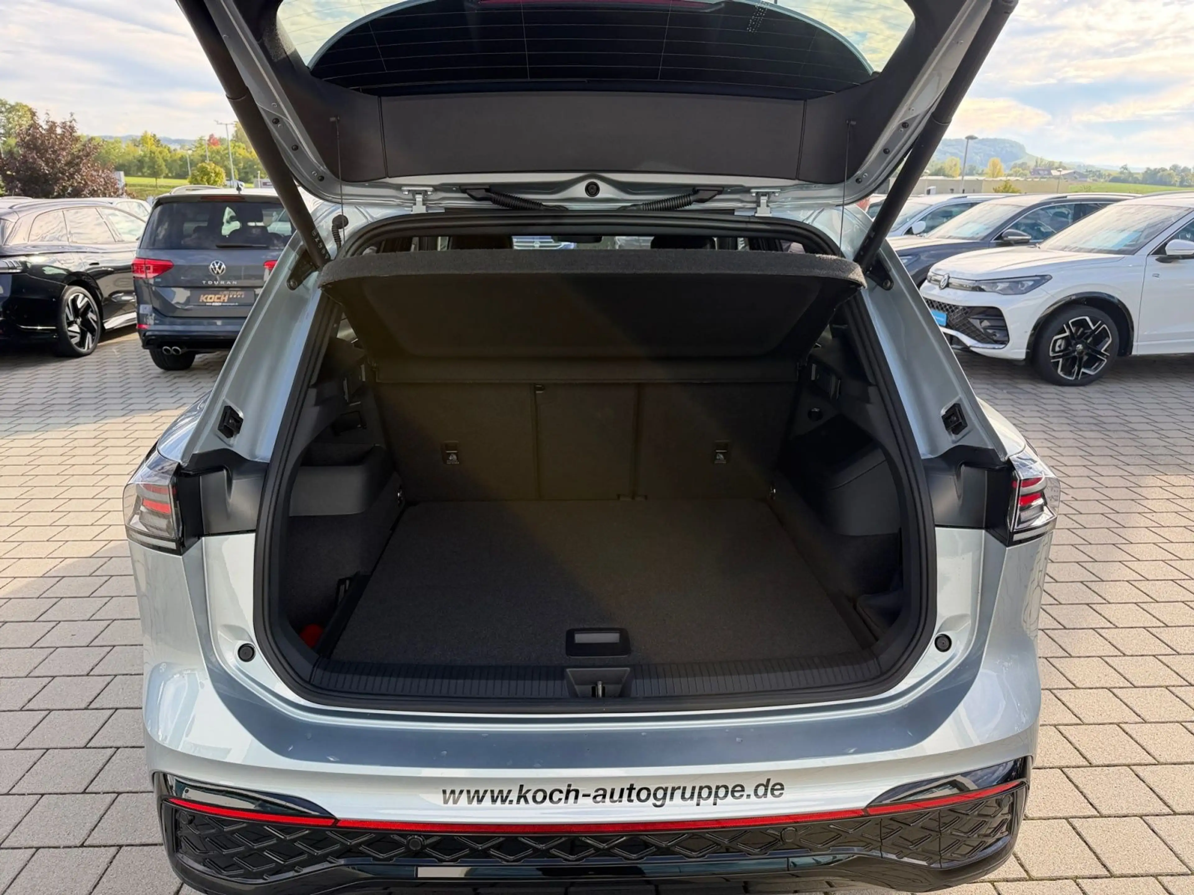 Volkswagen Tiguan 2.0TSI R-Line 4M DSG AHK Leder Navi LED — photo 15