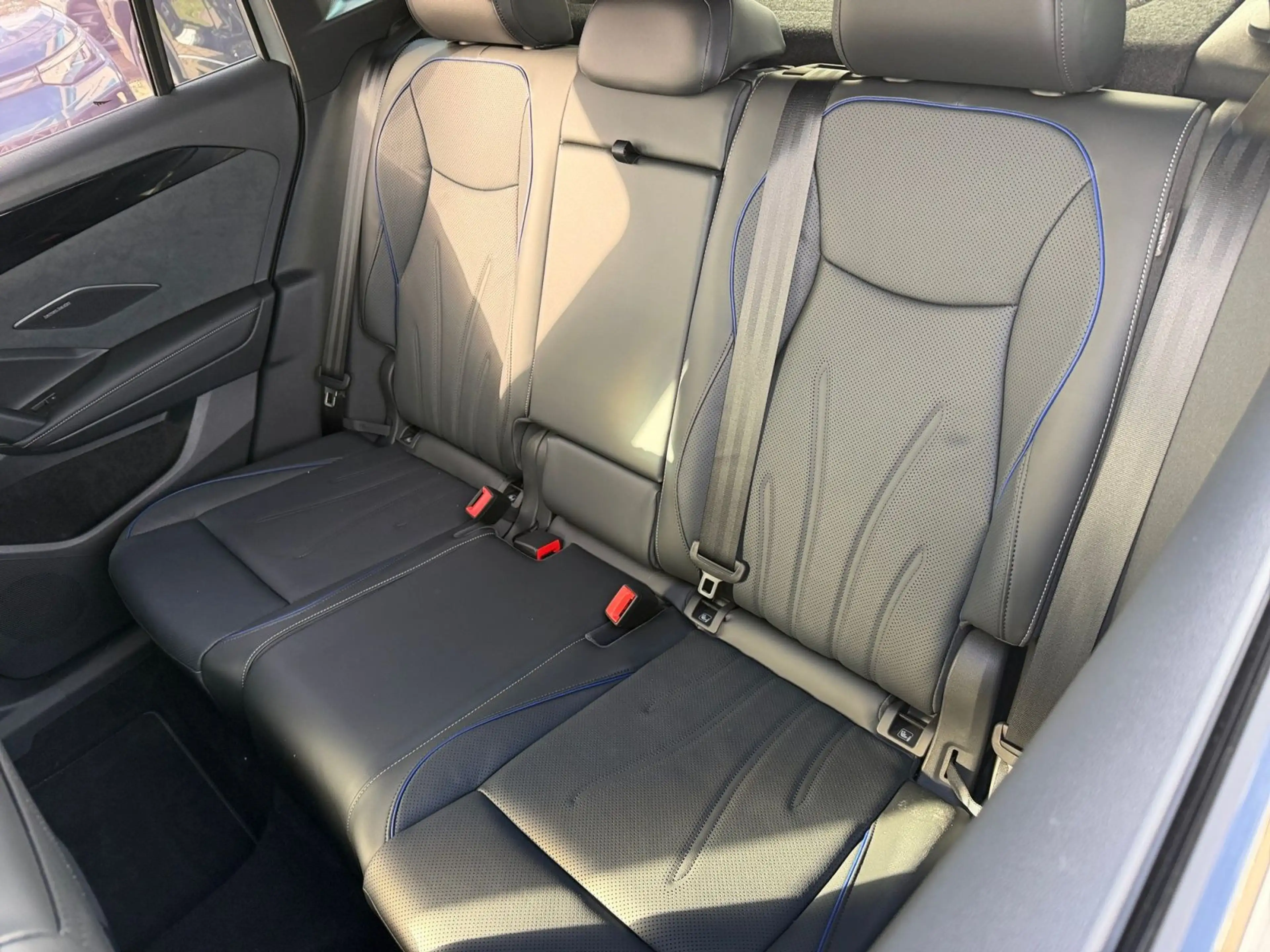 Volkswagen Tiguan 2.0TSI R-Line 4M DSG AHK Leder Navi LED — photo 14