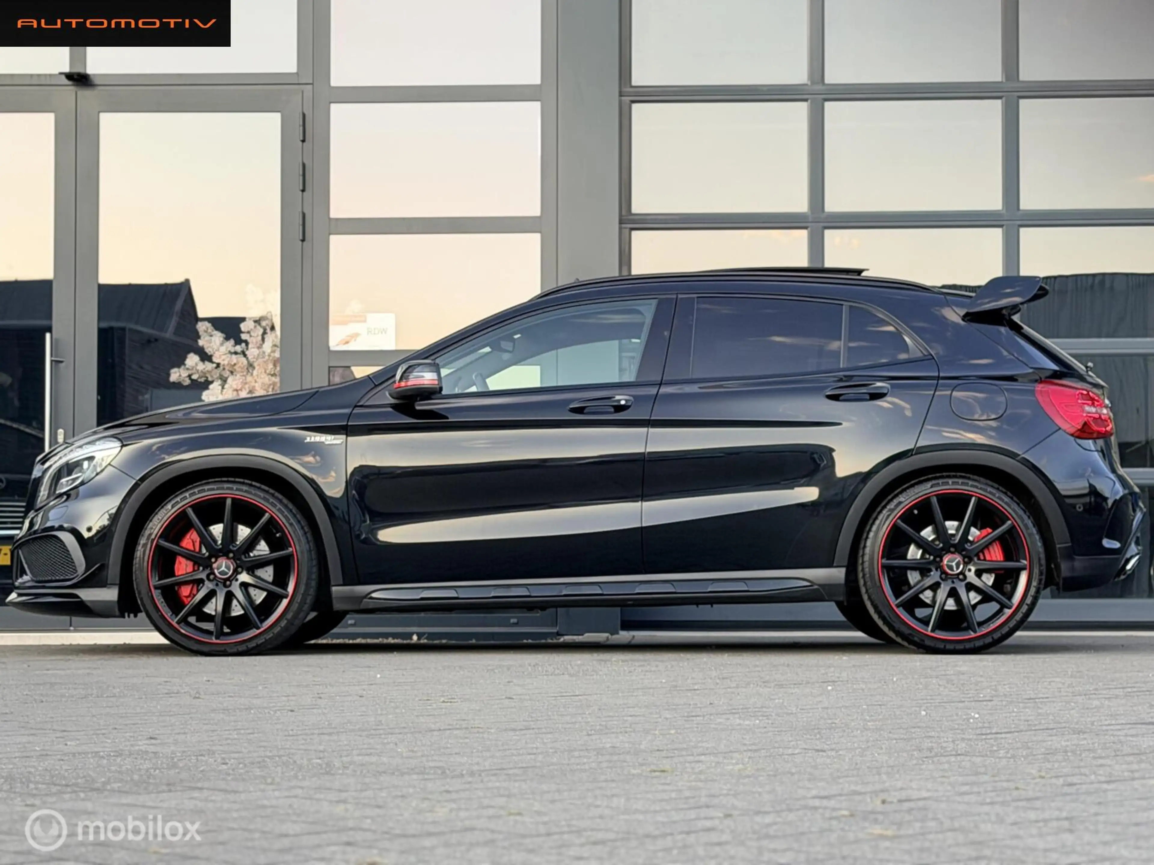 Mercedes-Benz GLA 45 AMG 4Matic Edition 1 PANO / AMG SEATS — photo 10