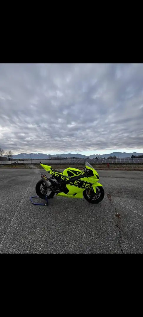 Suzuki GSX-R 600 PRONTO PISTA Giallo - 2