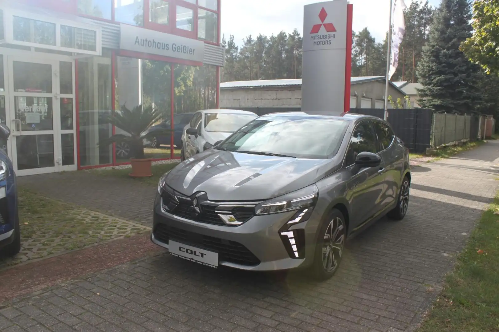 Mitsubishi Colt EDITION 1.6 Hybrid Grau - 1