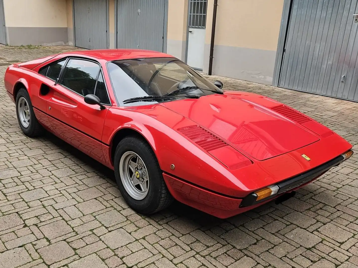 Ferrari 208 2.0 GTB Rojo - 1