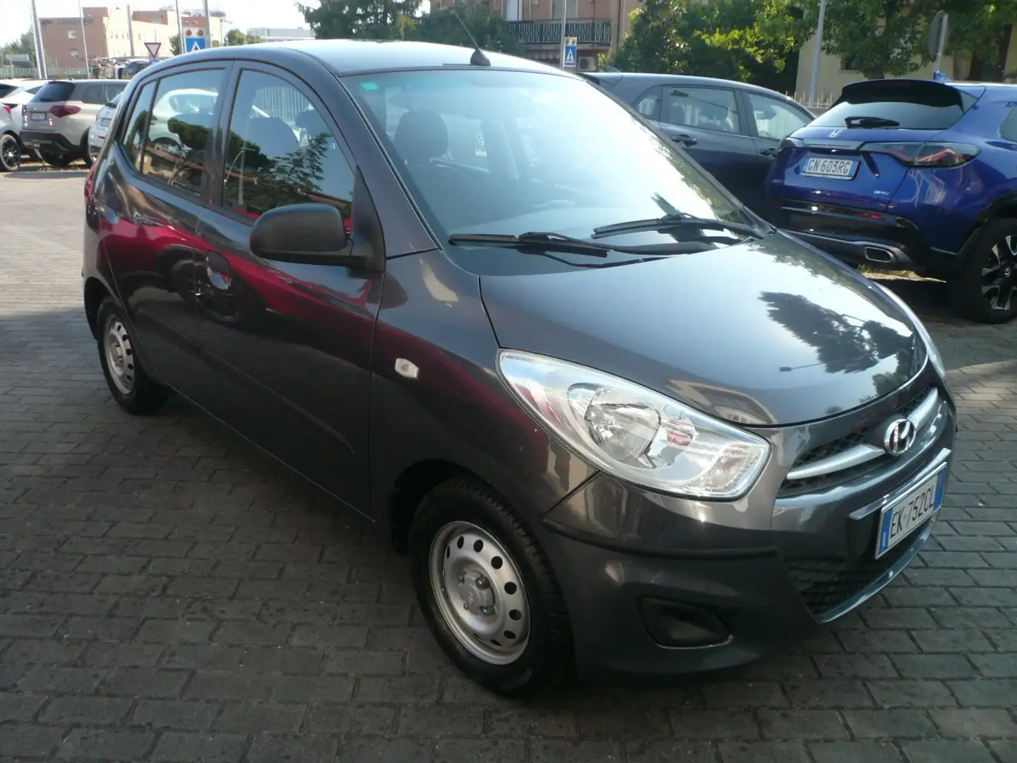 Hyundai i10 i10 I 2008 1.1 Base per Neopatentati Gris - 1