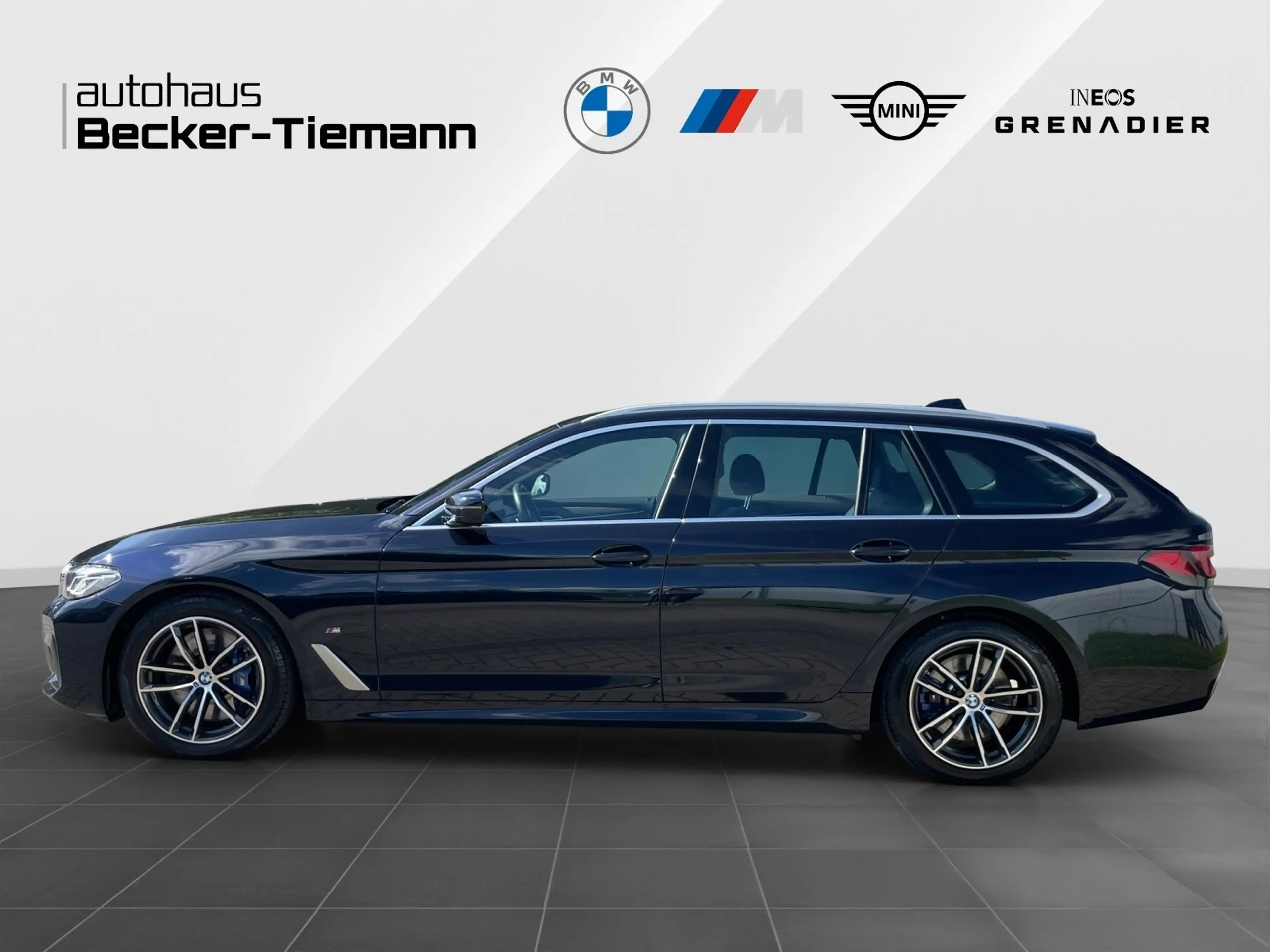 BMW 530 d xDrive Touring M Sport | AHK | Driv.Assist. | Pa — photo 3