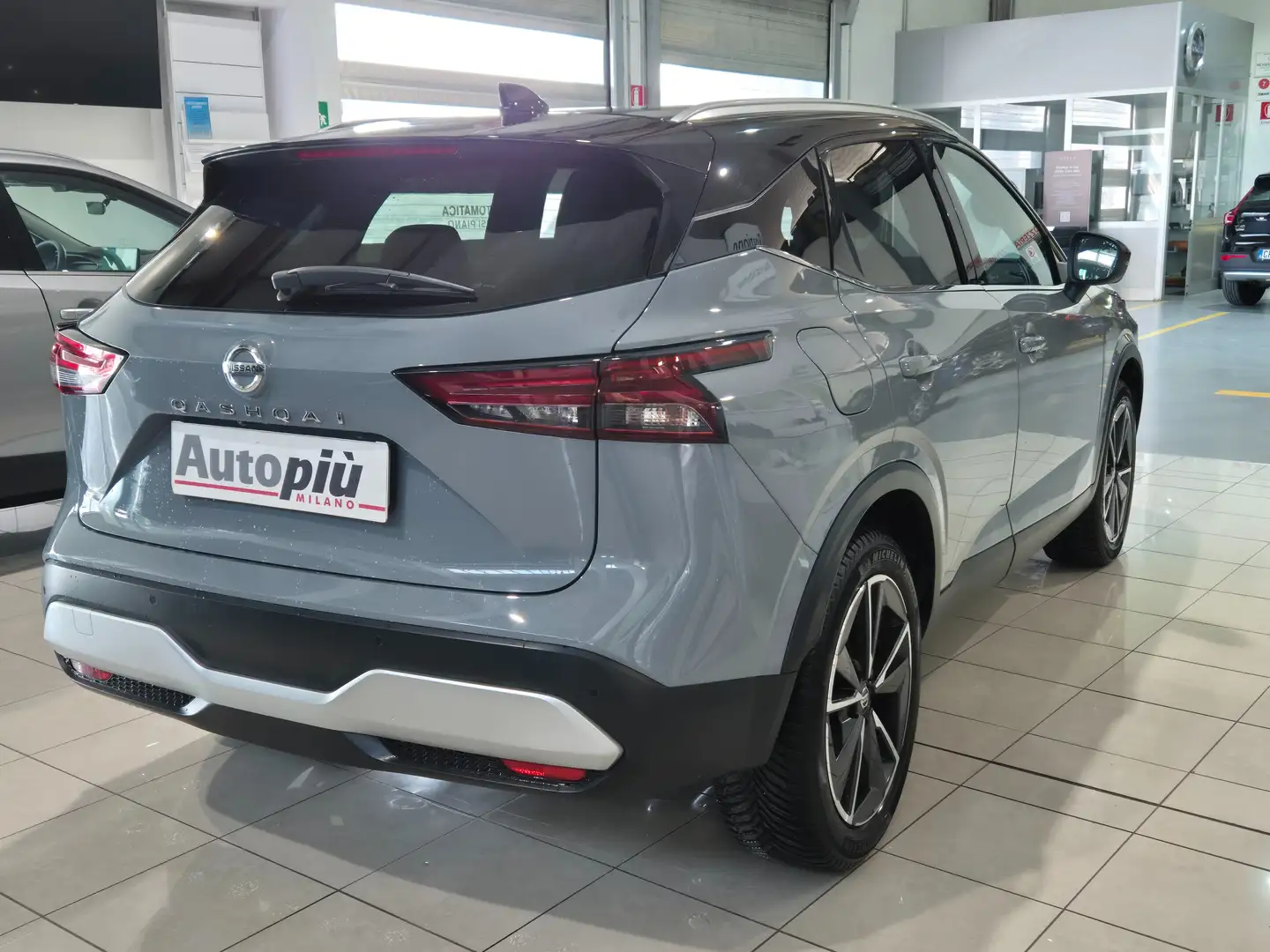 Nissan Qashqai Qashqai III 1.3 mhev N-Connecta 2wd 158cv xtronic Grijs - 2
