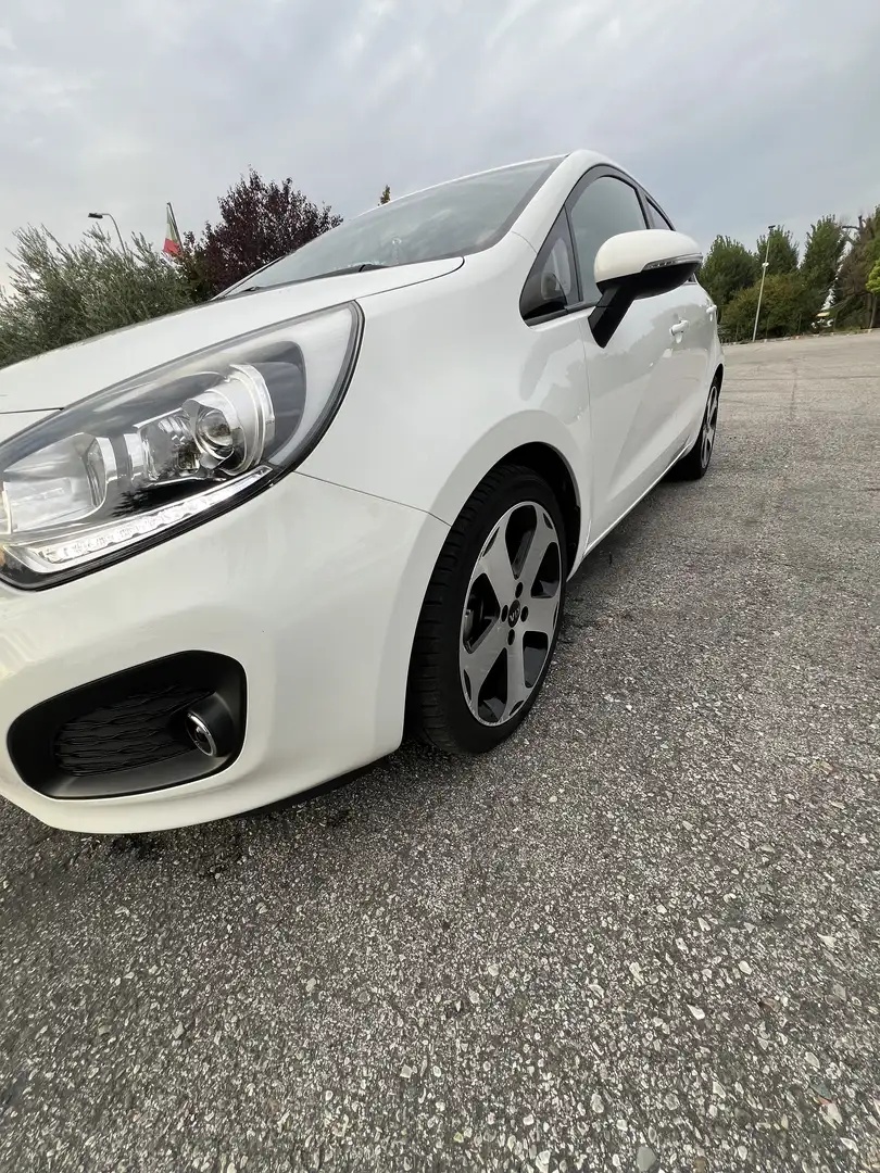 Kia Rio 1.4 CRDI Platinum Edition - 1