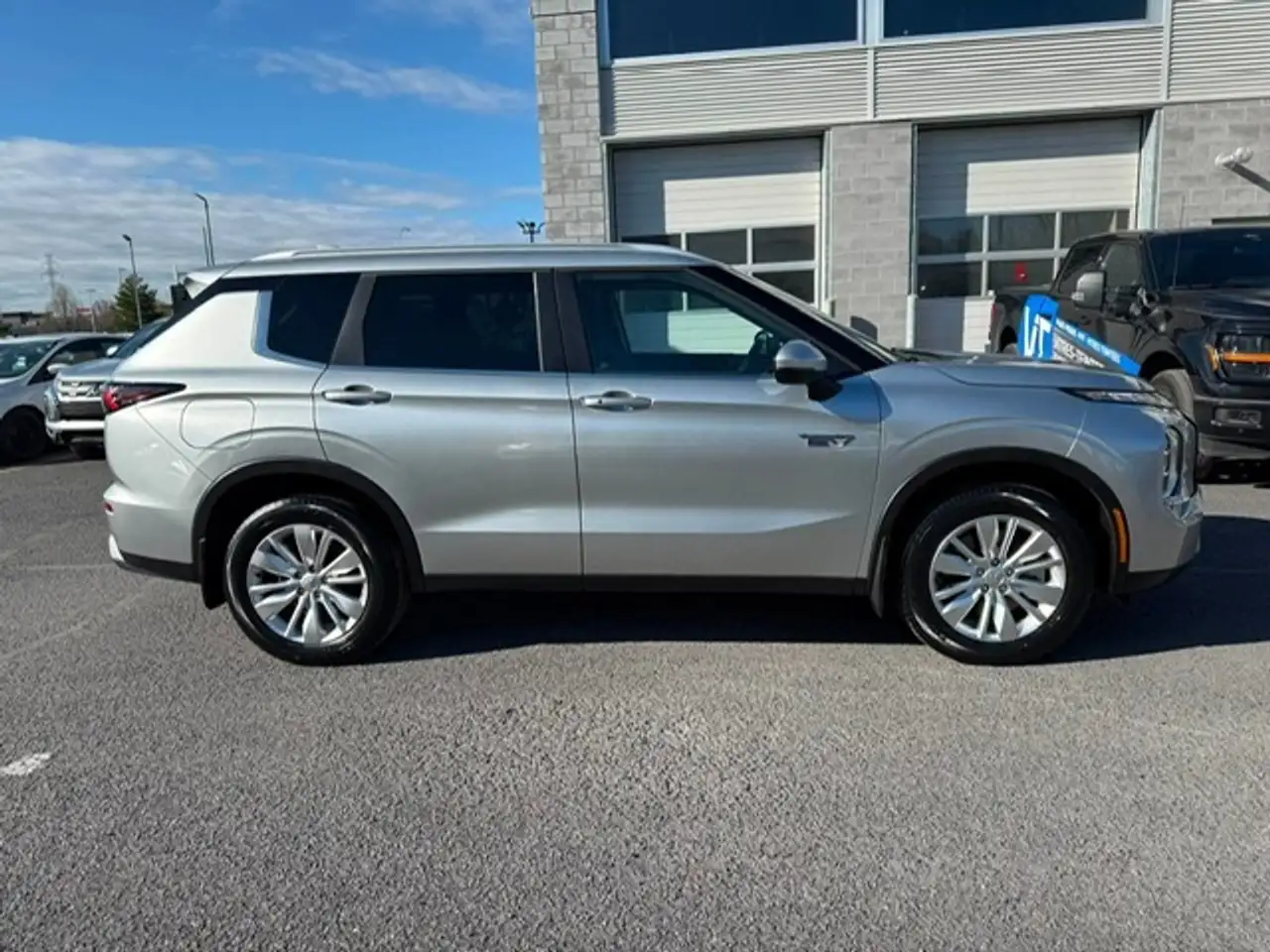 Mitsubishi Outlander снимка Mitsubishi Outlander