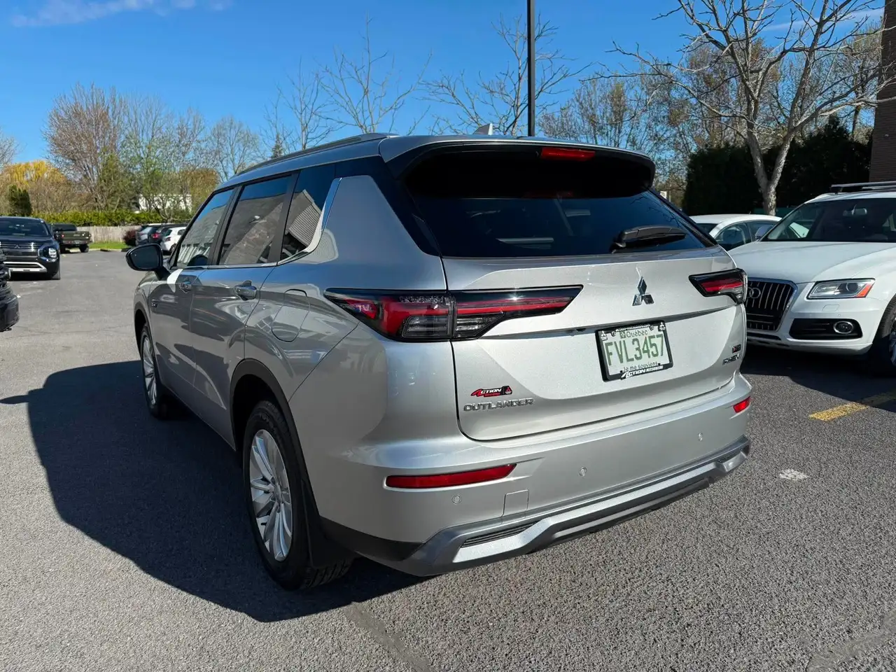 Mitsubishi Outlander снимка Mitsubishi Outlander
