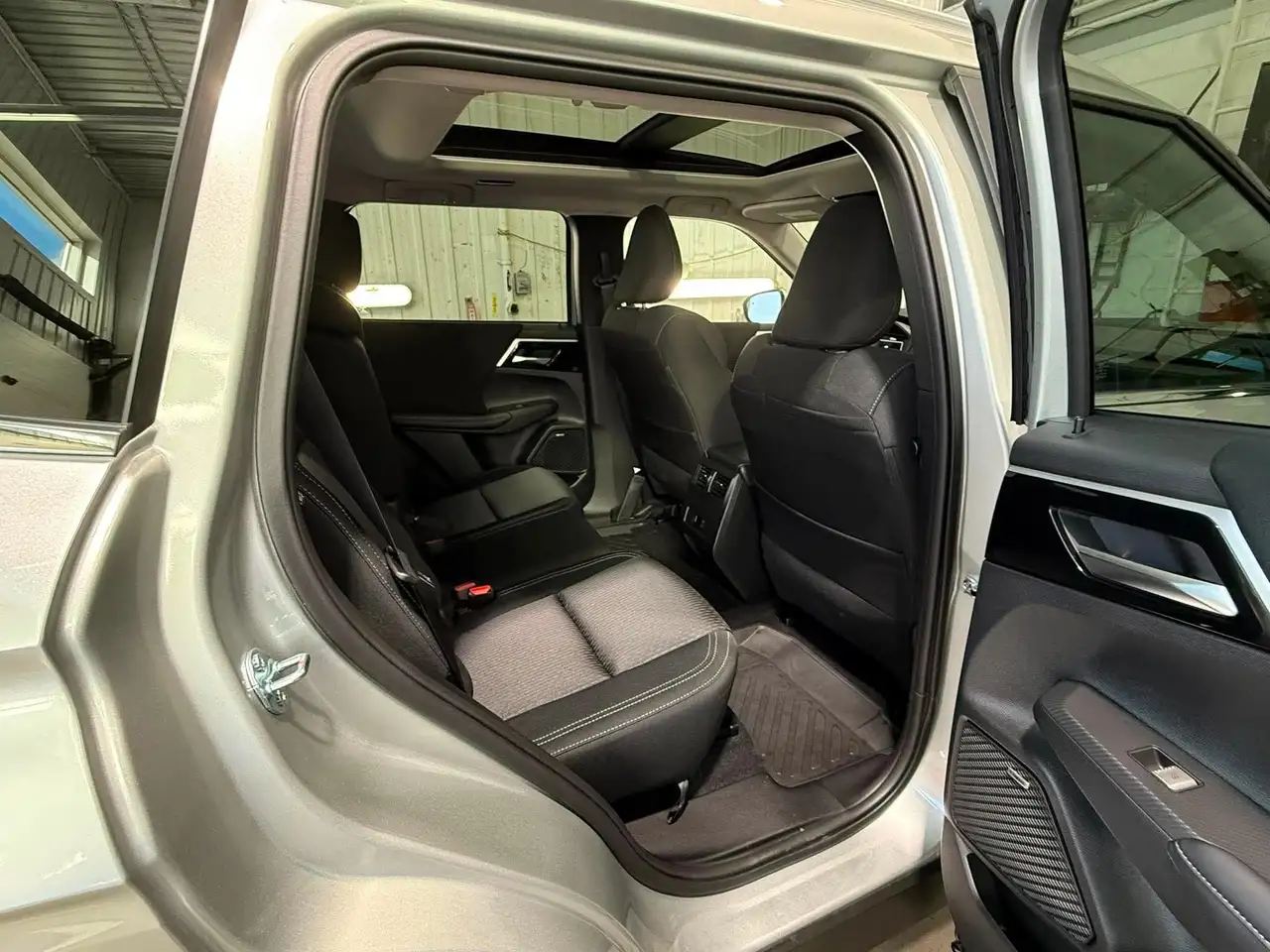 Mitsubishi Outlander снимка Mitsubishi Outlander